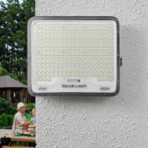 High Brightness LED Solar Floodlight ABS Construction Outdoor Sports Baseball Stadiums Gardens IP65 Rated Remote Control 120